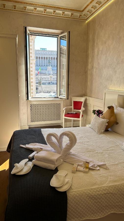Piazza Venezia Luxury Suite Rome Bagian luar foto