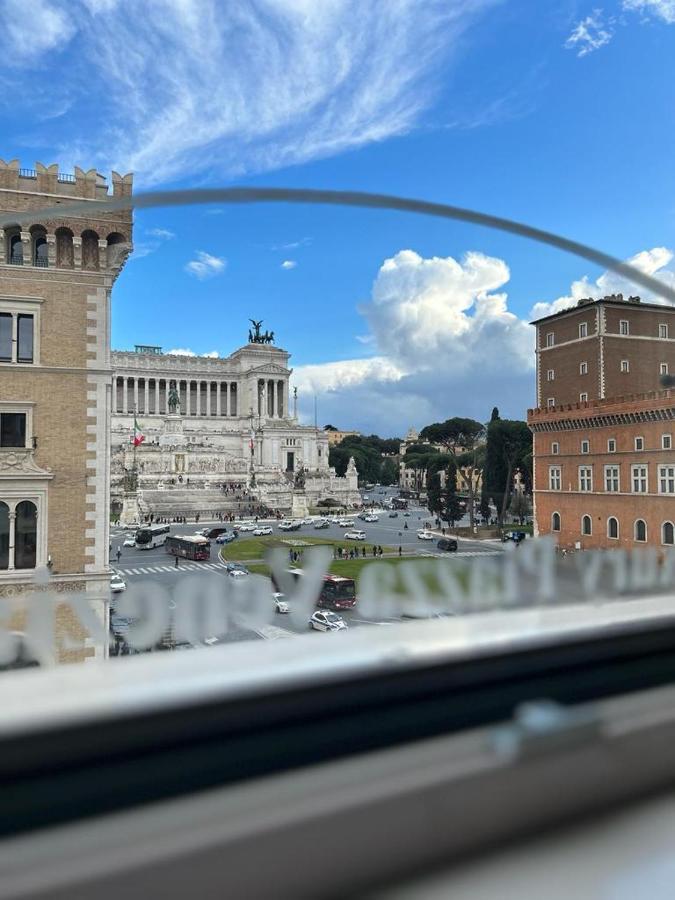 Piazza Venezia Luxury Suite Rome Bagian luar foto