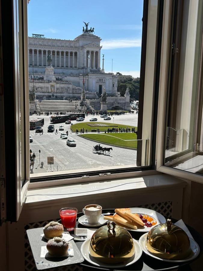 Piazza Venezia Luxury Suite Rome Bagian luar foto
