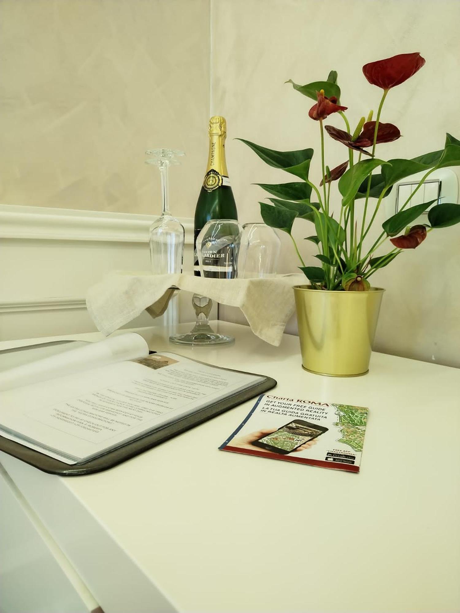 Piazza Venezia Luxury Suite Rome Bagian luar foto